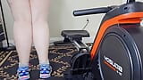 운동하는 음란한 밀프 & 그녀의 큰 엉덩이를 과시 snapshot 12