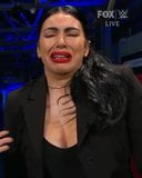 Wwe - 스맥도우에서 무대 뒤에서 루비 라이엇과 이야기하는 Billie kay snapshot 6