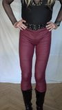 Burlas en leggings ajustados snapshot 8