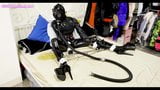 Gasmask, latex, bondage, jeu de souffle snapshot 7