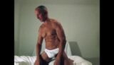 Muscular daddy jerking off snapshot 1