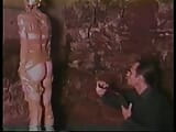 La bionda viene messa nell'inferno underground snapshot 13