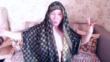 Miss Teresa tanzt sexy orientalischen Tanz snapshot 2