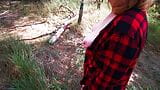 Đi bộ khỏa thân xuyên qua rừng trong khi tát cô ấy ngực snapshot 2