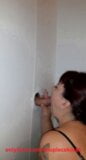 Succhio uno sconosciuto in gloryhole e ingoio tutto il suo sperma snapshot 5