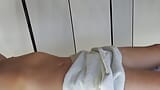 Enorme cumshot in de handen van sexy Thaise masseuse snapshot 7