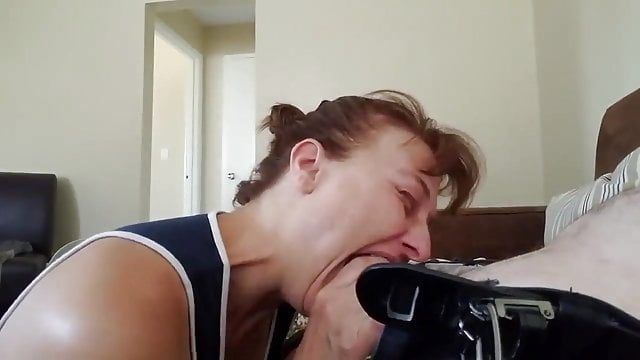 Making the most of a sticky situation: A roleplaying adventure with mom and dick-sucking.