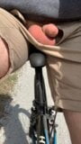 सार्वजनिक जंगल डिक फ्लैश, बाइक की सवारी, युवा लड़का, शौकिया snapshot 3