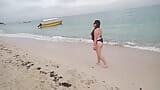 Latina-eheschlampe, die am strand geht, trifft safado und hat sex mit ihm ohne kondom 2 snapshot 7