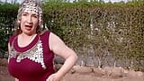 MariaAlte MILF mit riesigen Titten tanzt im orientalischen Stil snapshot 9