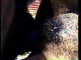 Adolescente follada duro en su peludo coño negro snapshot 10