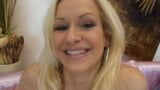 Milf loira com peitos grandes trai marido snapshot 3