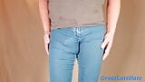 Jeans attillati - enorme rigonfiamento e culo grosso in jeans super attillati snapshot 1