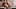 Durchgesickertes vollständiges Video von Ladyboy Jass strippt in ihrem rosa Höschen