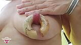 Nippleringlover - 饥渴的熟女在户外玩弄大大的脂肪乳头环 snapshot 6