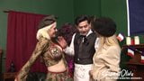 Trio cosplay vintage, 2 MILF sexy et une bite snapshot 4