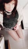 Crossdresser tatiana se sentant coquine snapshot 14