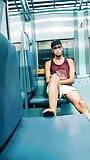 Il ragazzo teenager vuole fare sesso in treno snapshot 8