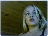 Von 2hotdamn - wahnsinnig heiße Blondine neckt auf ihrer Webcam snapshot 11