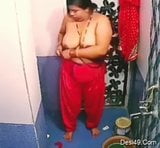 Desi costum waali musulman bhabhi rochie de baie schimbare nud snapshot 3