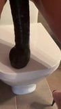 Verheiratete Dame mit schwarzem Dildo snapshot 6