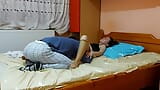 Pasangan amatur berkongkek tegar dan kasar di bilik tidur - video buatan sendiri penuh tanpa diedit snapshot 2