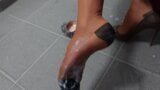 With squirting legs in real nylons and stilettos snapshot 5