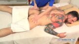 Delgado masaje latino mama polla en 69 antes de preñada snapshot 2