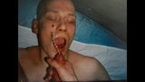 Skinhead slaaf likt laarzen en eet sperma snapshot 10