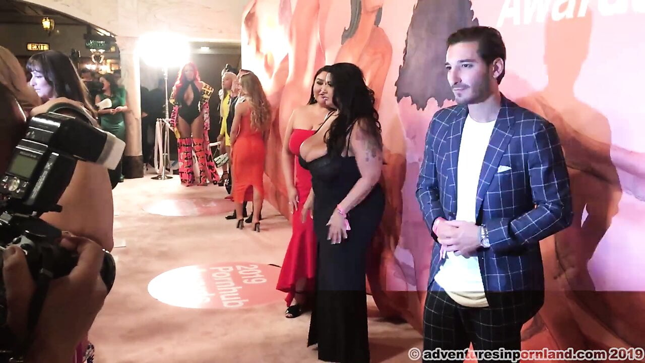 Ceny Pornhub 2019 - červený koberec, část 1