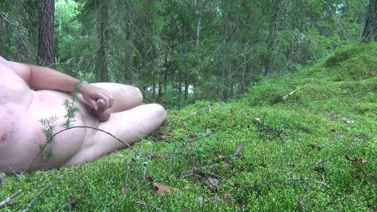 Порно Дрочит В Лесу