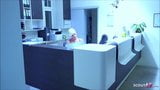 Німецька мамка-медсестра обманута 2 хлопцями в клініці до сексу втрьох snapshot 2