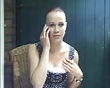Ik film met de telefoon de brunette Dominika, een exhibitionist snapshot 13