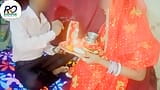 Муж и жена из индийской деревни дези отмечали медовый месяц по благоприятному случаю Карва Шот пост. snapshot 3