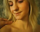 Ik ben Dana, een blonde camgirl met een geschoren poesje en vandaag ben ik snapshot 11