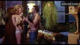 1977 film scena di bikini collant di raso bianco snapshot 2