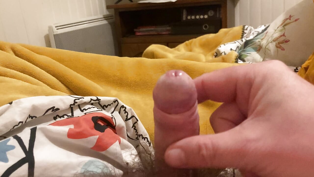 Little cock jerk off with two fingers , moanning, sph in french and cumshot