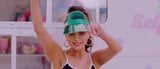 Selena Gomez - мороженое, музыкальное видео snapshot 8