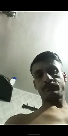 Raaj sarkar nanga在facebook messenger上进行视频通话