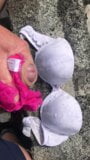 Mutandine rosa e reggiseno bianco sborra snapshot 4