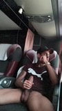 Enorme pik in de bus snapshot 1