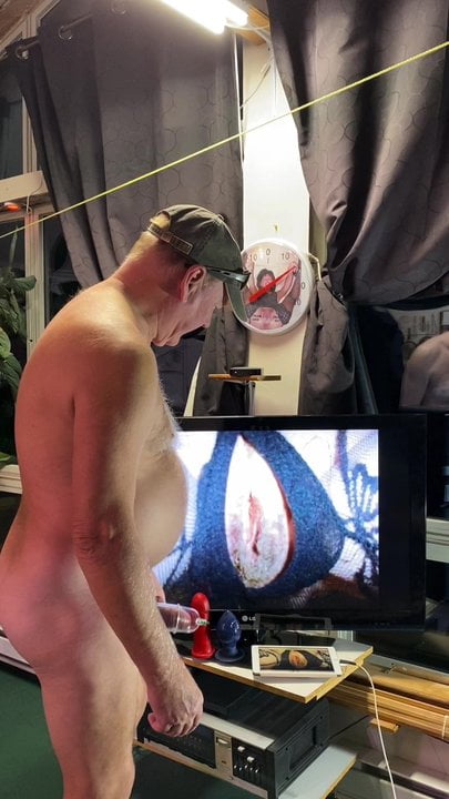 Lyn. ass Plug Please Cumm Tribute