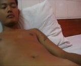 Guapo caliente joven macho masturbarse con la mano mamada cum snapshot 9