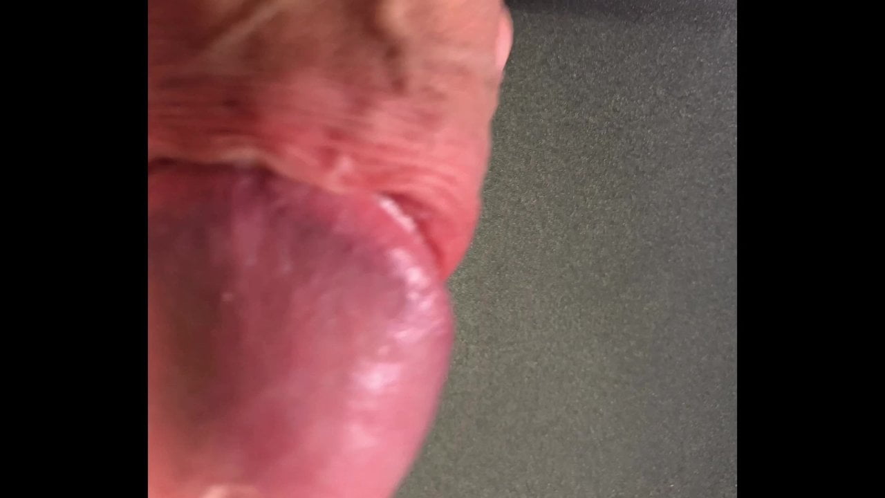 Cumming en mi escritorio de oficina