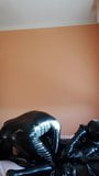 Ich und mein Latexfreund kommen voll Gummi snapshot 6