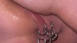 Fica con piercing spalancato il culo di bbw e piscio snapshot 5