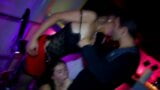 Dans la discothèque, deux amis baisent en trio avec sodomie snapshot 3