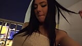 Vegas'ta amını ovuşturan ve orgazm olan süper ateşli esmer Marley Brinx ile seks snapshot 3