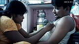 Индийская домохозяйка целует задницу snapshot 4