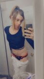 Tgirl muestra sus bragas snapshot 16